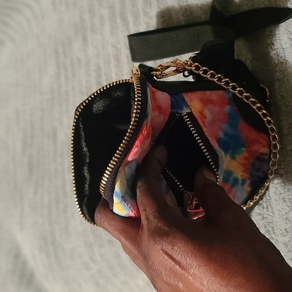 Crossbody - Picture 3 of 4